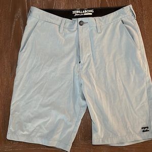 Teal Billabong submersibles crossfire shorts. Can be used for swimming. Size 33